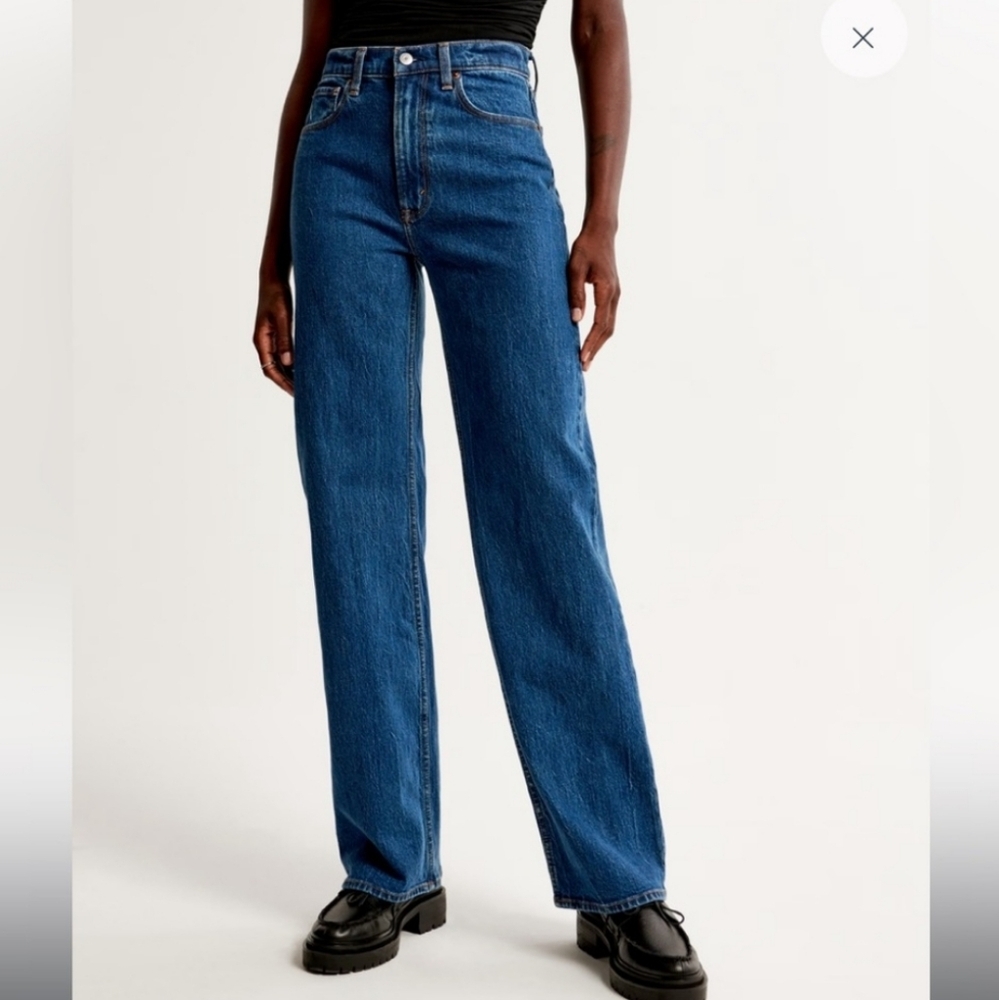 Abercrombie and Fitch High Rise 90s Relaxed Jean curve love